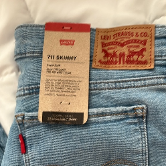 Levi's 711 Women's Blue Jeans stretch - Picture 2 of 8